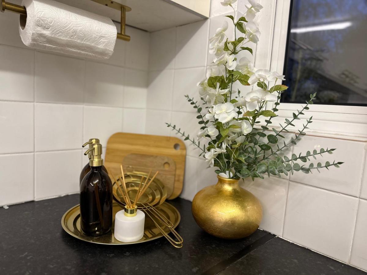 Three Bedroom Rural, Relaxing And Peaceful,Dogs Welcome! With Cymru Holidays Abergavenny Exterior foto